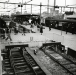 168646 Gezicht op het perron van het N.S.-station Heerlen te Heerlen.